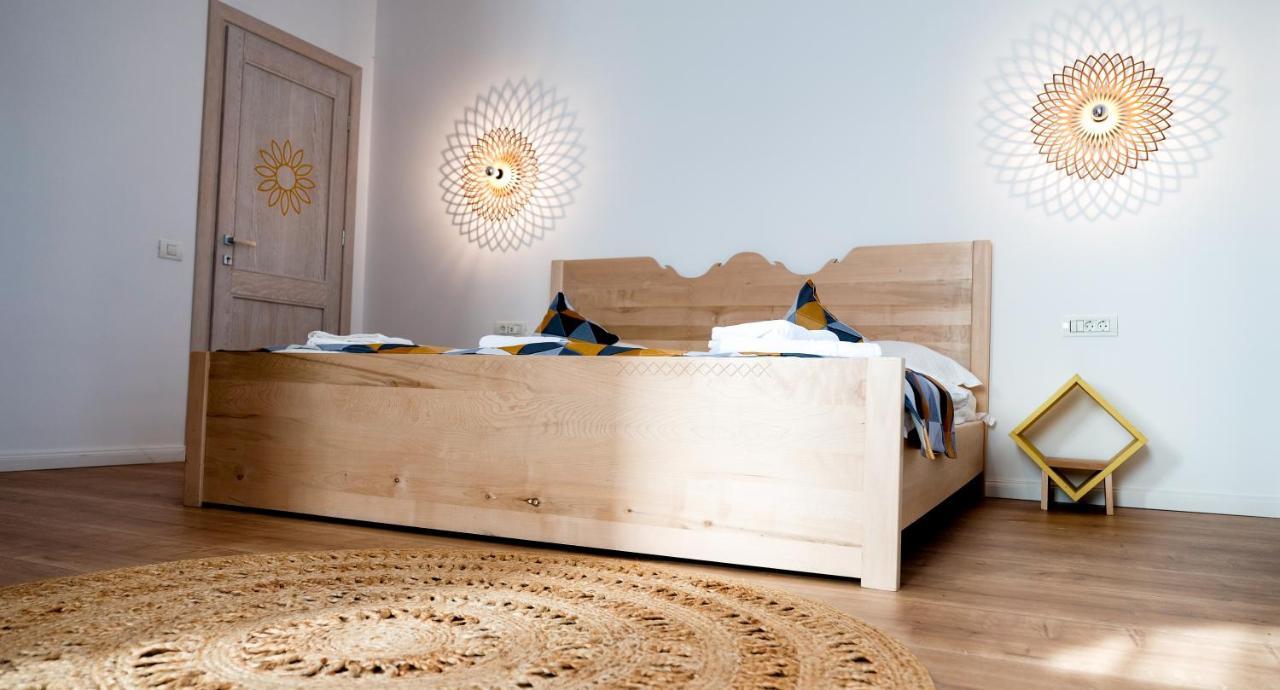 Bed & Breakfast Conacul Olarilor *