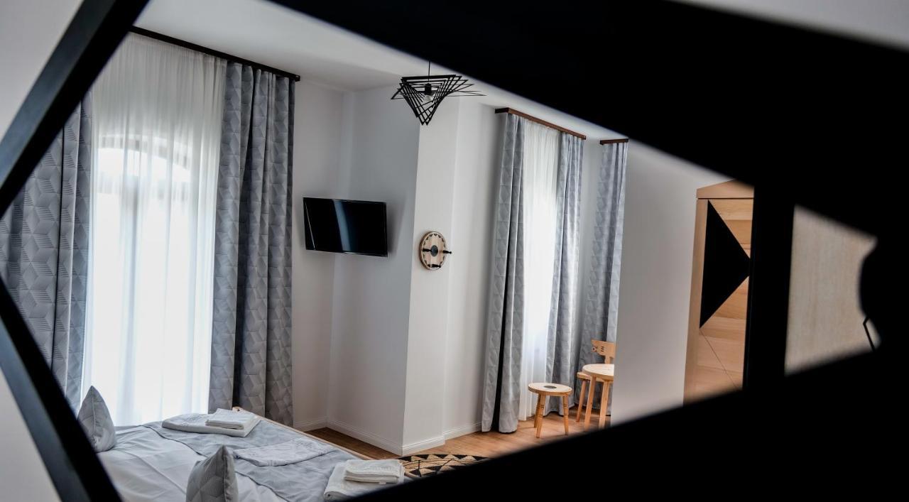 Bed & Breakfast Conacul Olarilor *