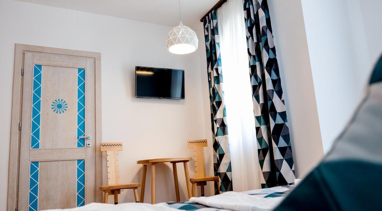Conacul Olarilor Bed & Breakfast *