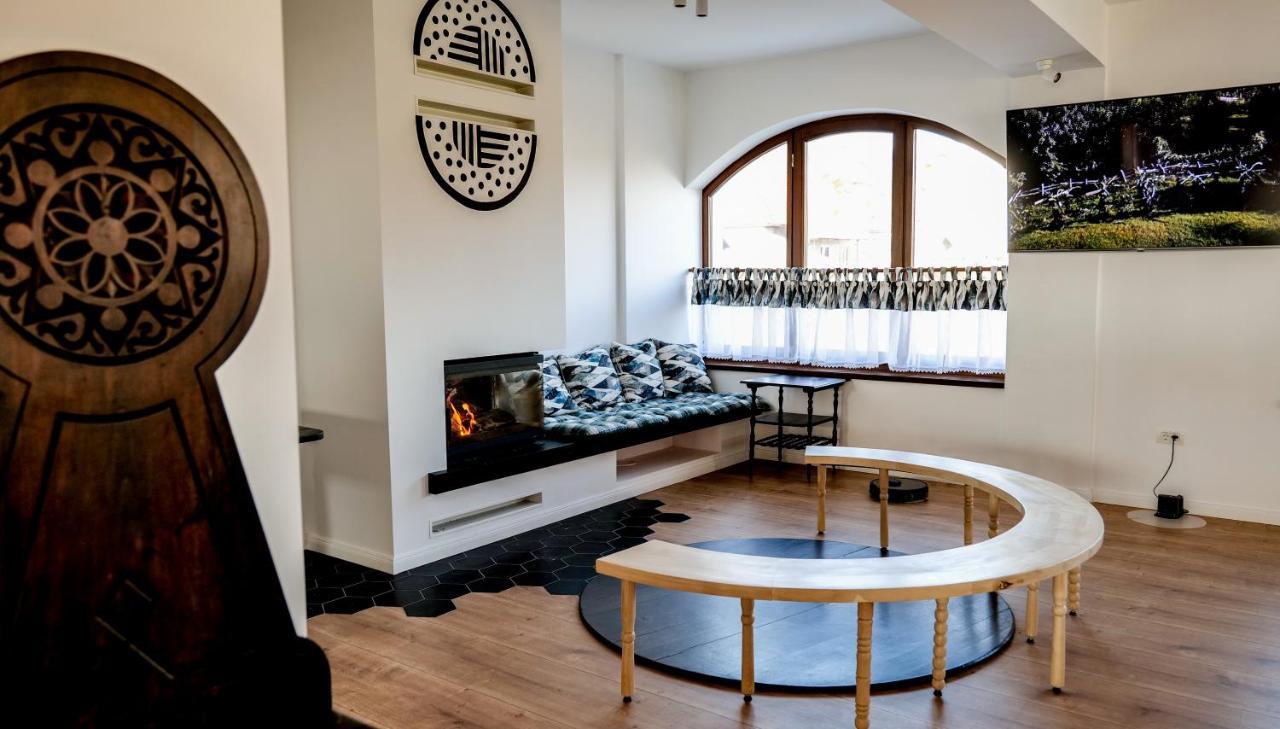 Bed & Breakfast Conacul Olarilor *
