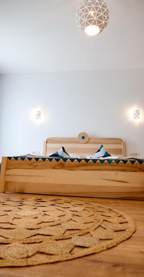Bed & Breakfast Conacul Olarilor *